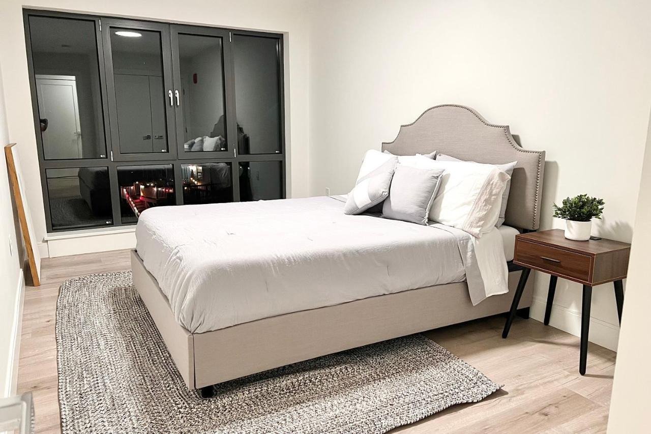 Modern 2 Bed Furnished Apartment In Quincy Kültér fotó