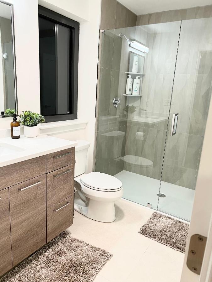 Modern 2 Bed Furnished Apartment In Quincy Kültér fotó