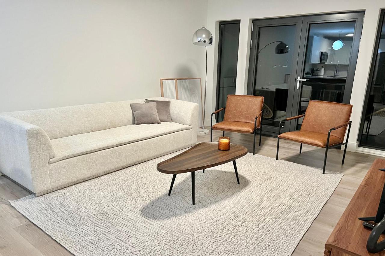 Modern 2 Bed Furnished Apartment In Quincy Kültér fotó