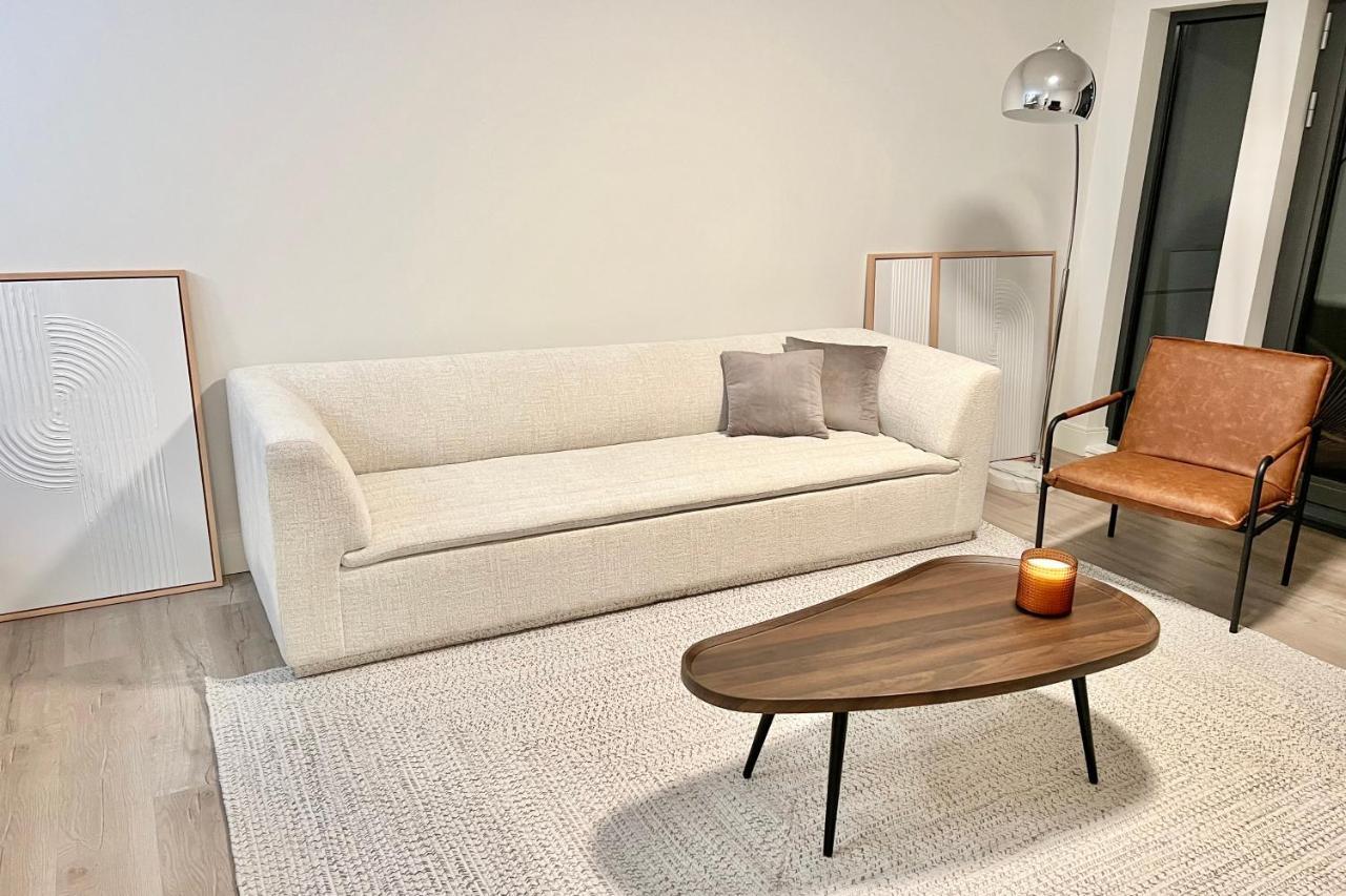 Modern 2 Bed Furnished Apartment In Quincy Kültér fotó