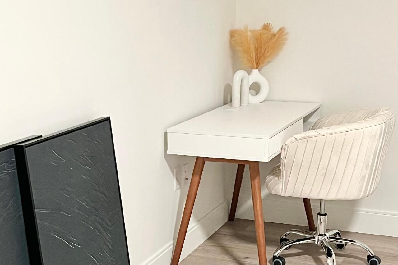Modern 2 Bed Furnished Apartment In Quincy Kültér fotó