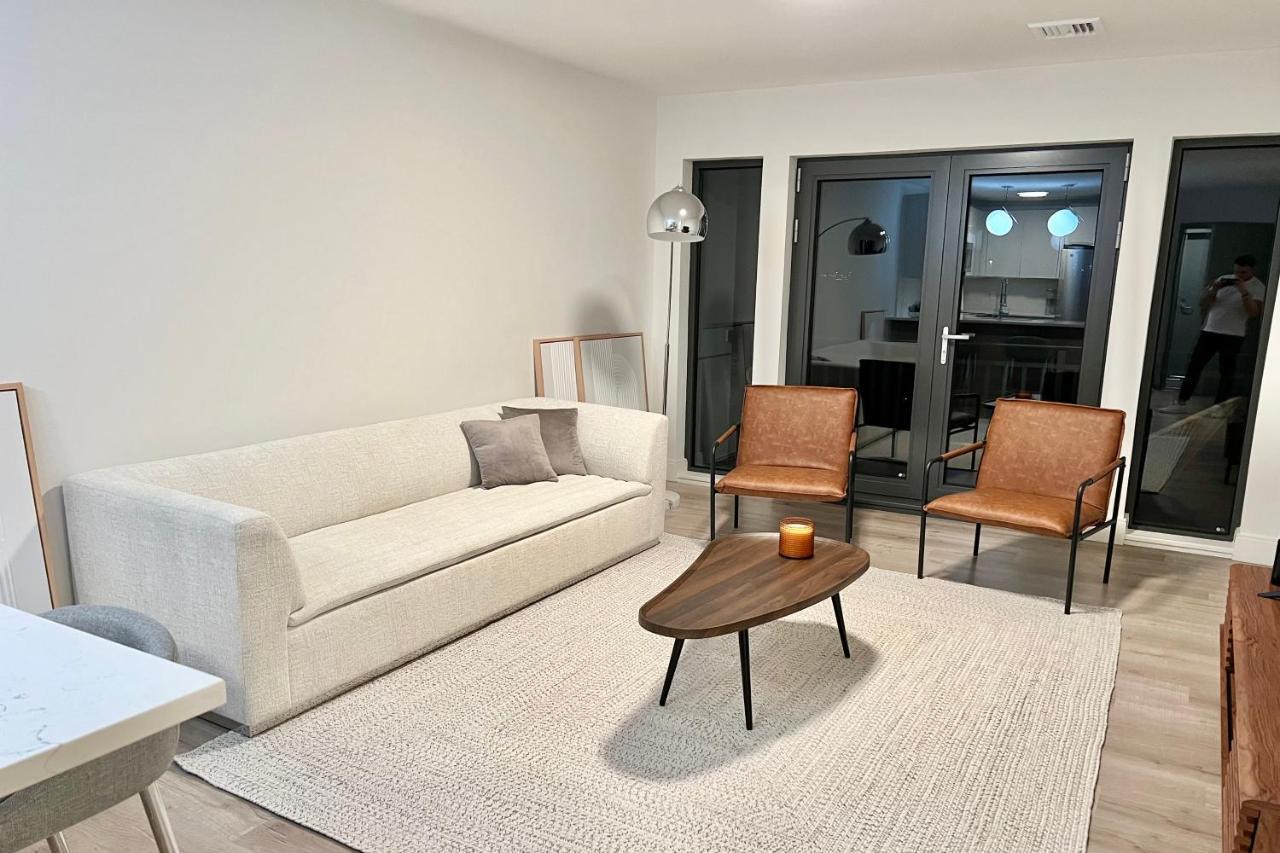 Modern 2 Bed Furnished Apartment In Quincy Kültér fotó