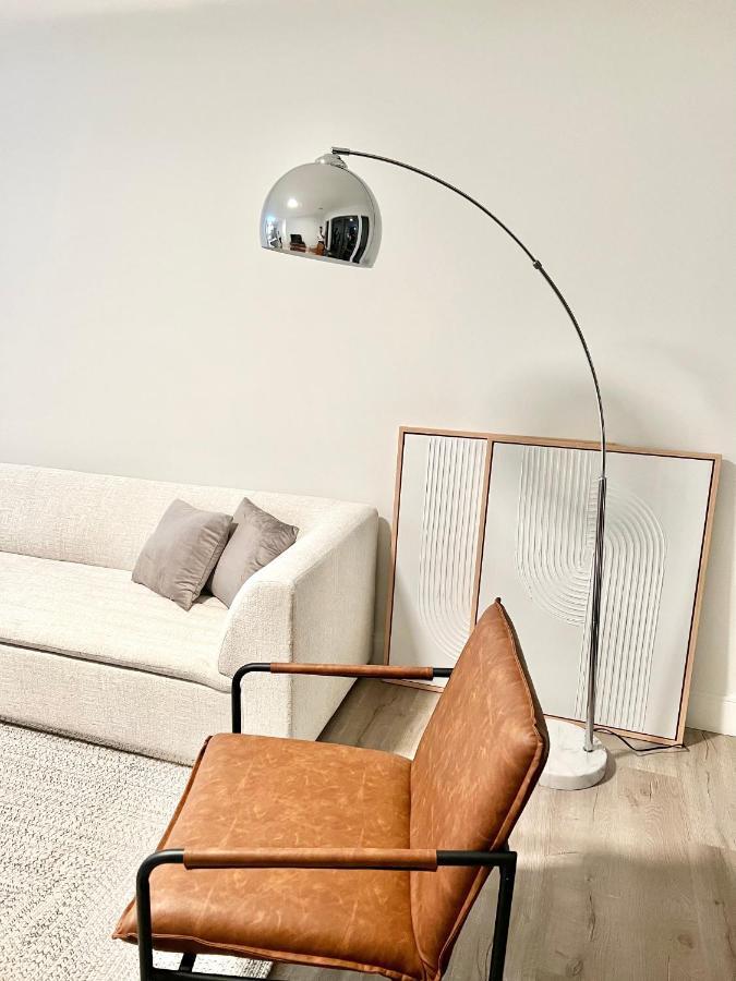 Modern 2 Bed Furnished Apartment In Quincy Kültér fotó